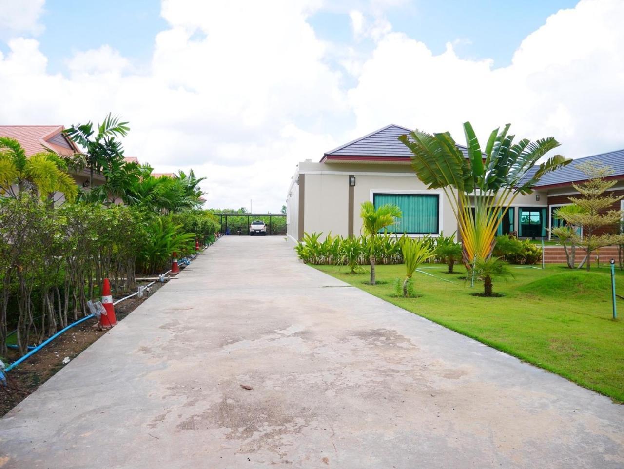 Tinna Resort Ban Nong Mai Ngam Extérieur photo