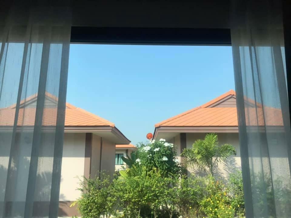 Tinna Resort Ban Nong Mai Ngam Extérieur photo